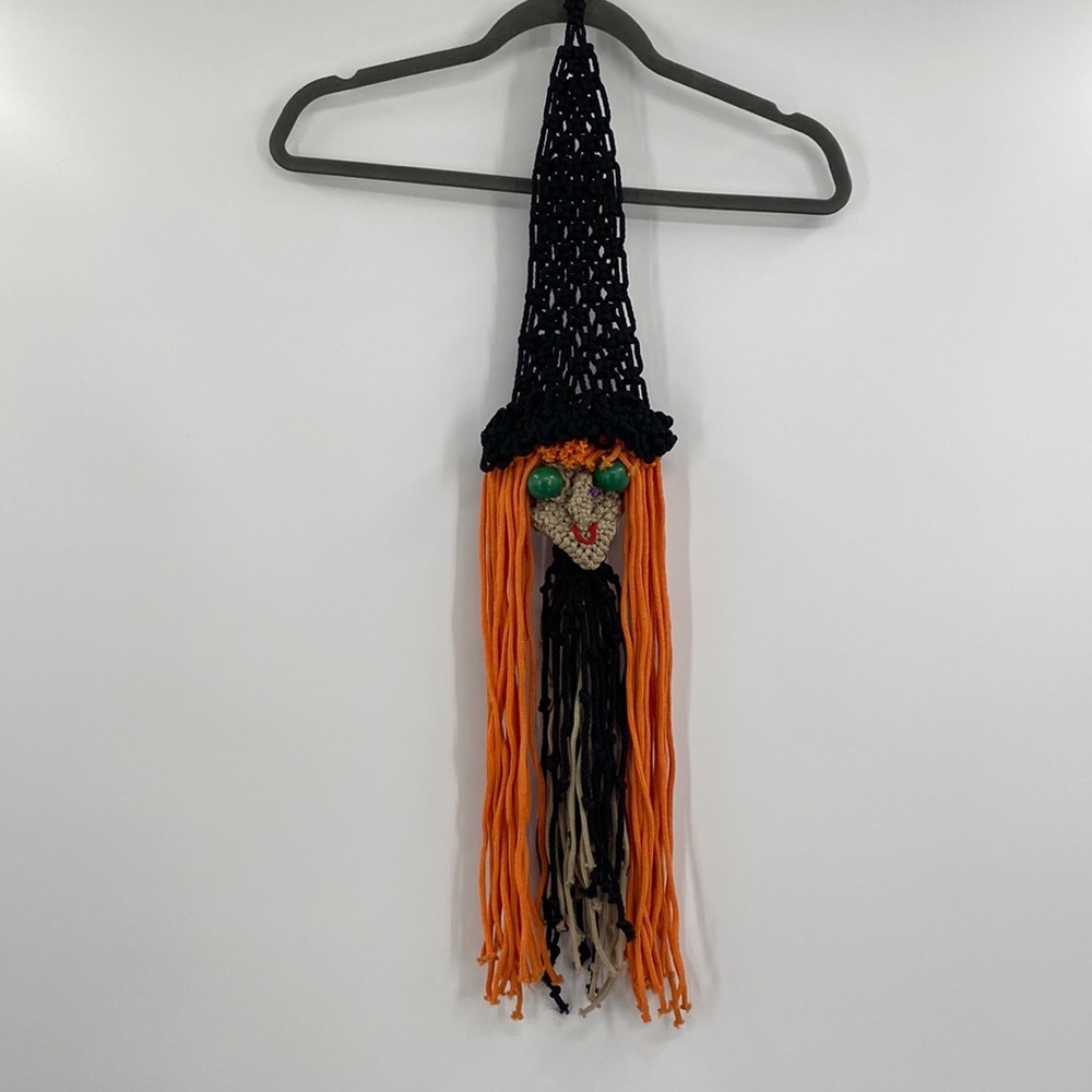 HALLOWEEN Vintage Macrame Witch Brown Orange wreath Wall 1970's Fall Autumn